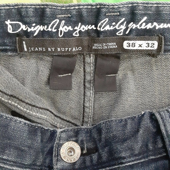 Buffalo Jeans 38 x 32 Five pocket detailed,Straight,Whiskered,Medium - Picture 9 of 9